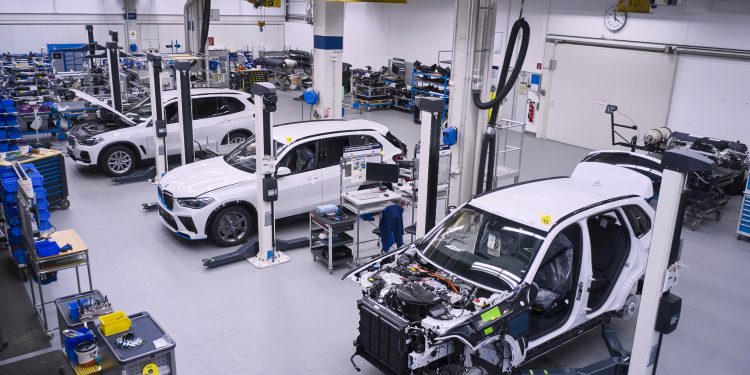 bmw ix5 hydrogen production 750x375 - BMW start production od small-series BMW iX5 Hydrogen