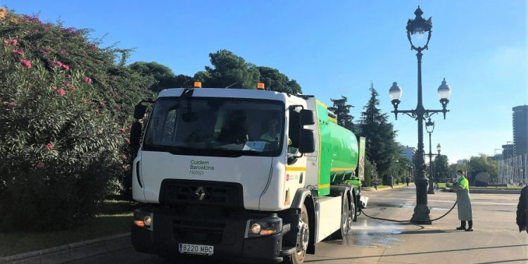renault electric truck 750x375 - Barcelona orders 73 Renault Trucks electric vehicle for municipal waste collection and maintenance