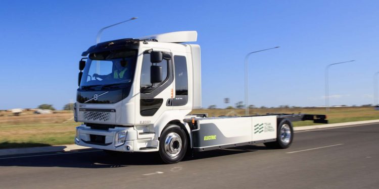 volvo electric 750x375 - Australian freight company orders 36 Volvo FL electric trucks, range up to 300 km