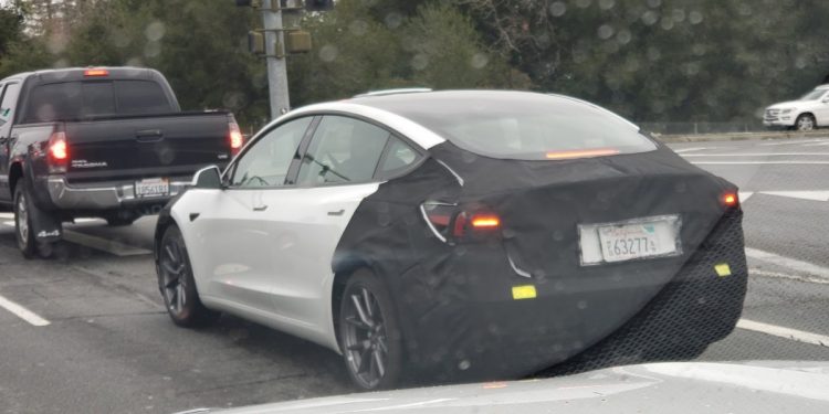 Facelifted Tesla Model 3 spotted in the wild once again 750x375 - Refreshed Tesla Model 3 Spotted on the Streets Again
