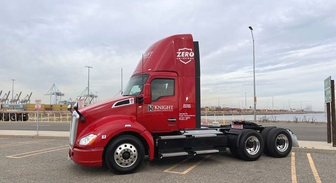 Knight Swift Transportation Takes Delivery of Kenworth T680E Class 8 Battery Electric Vehicle 688x375 - Knight-Swift Transportation Takes Delivery of Kenworth T680E Class 8 Battery-Electric Vehicle