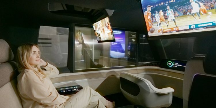 LG Display Unveils Next generation Automotive Displays and Solutions at CES 2023 750x375 - LG Display Introduces Cutting-Edge Automotive Displays and Solutions at CES 2023