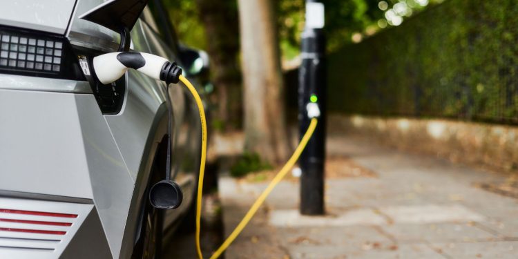 Liverpool Charging 750x375 - Liverpool to Install 300 On-Street EV Charge Points Selected by Residents and Businesses
