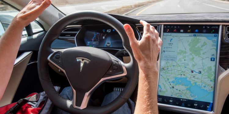 Tesla Dashboard 750x375 - Tesla Releases New Software Update with Auto Steering Wheel Heat and Sentry Mode Lighting