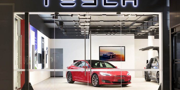 Tesla Showroom 750x375 - Tesla Expands Presence in Israel with New Sales and Service Center in Netanya
