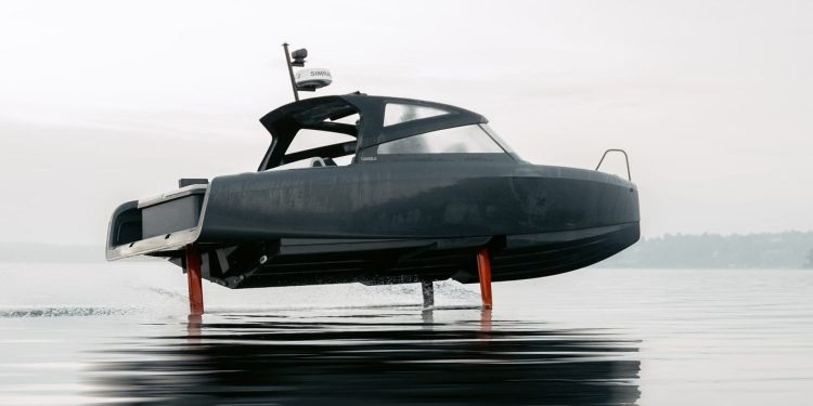 candela c 8 header image 750x375 - Candela C-8: The First Electric Hydrofoil Boat Powered by Polestar Technology