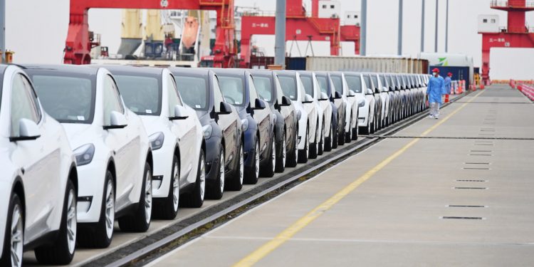 tesla china shiping export 750x375 - China Exports Over Half a Million NEVs in 2022, with 43.3% came from Tesla China