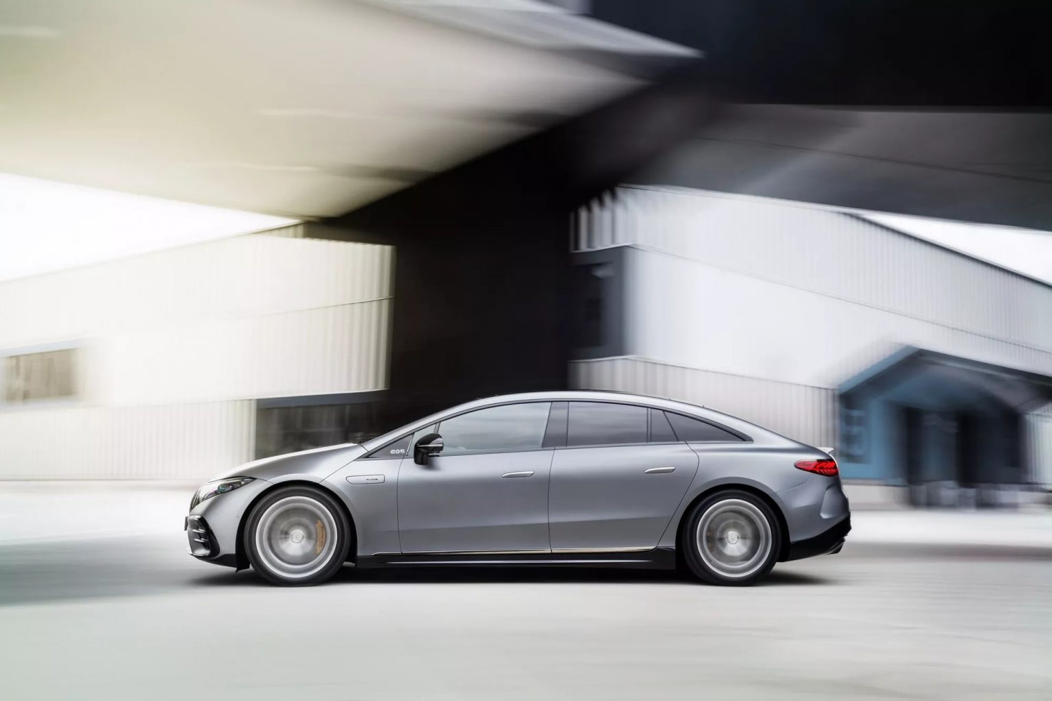 Mercedes Recalls Three EQS All-Electric Sedans Due to Rearview Mirror Problem