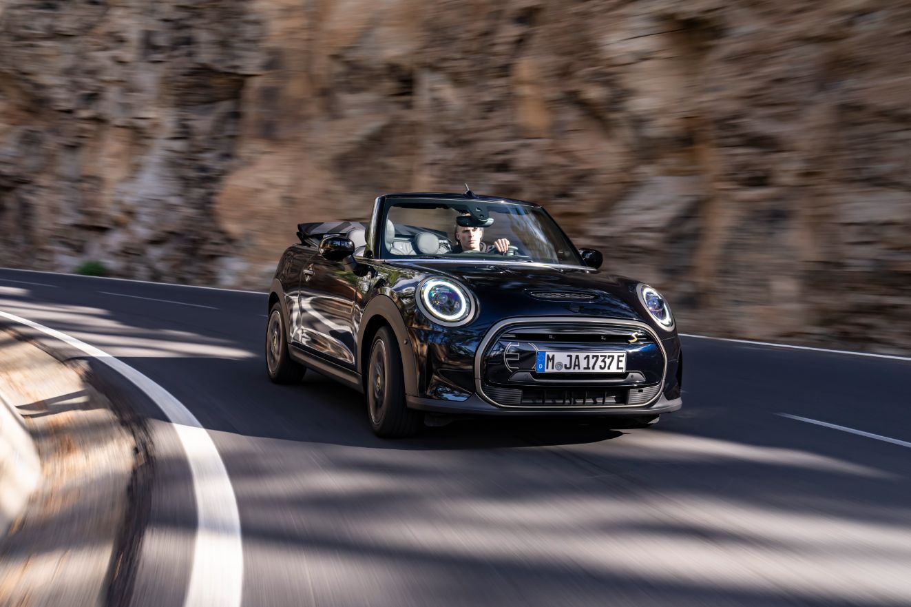 Mini Unveils Limited-Edition Cooper SE Convertible, its First-Ever All ...