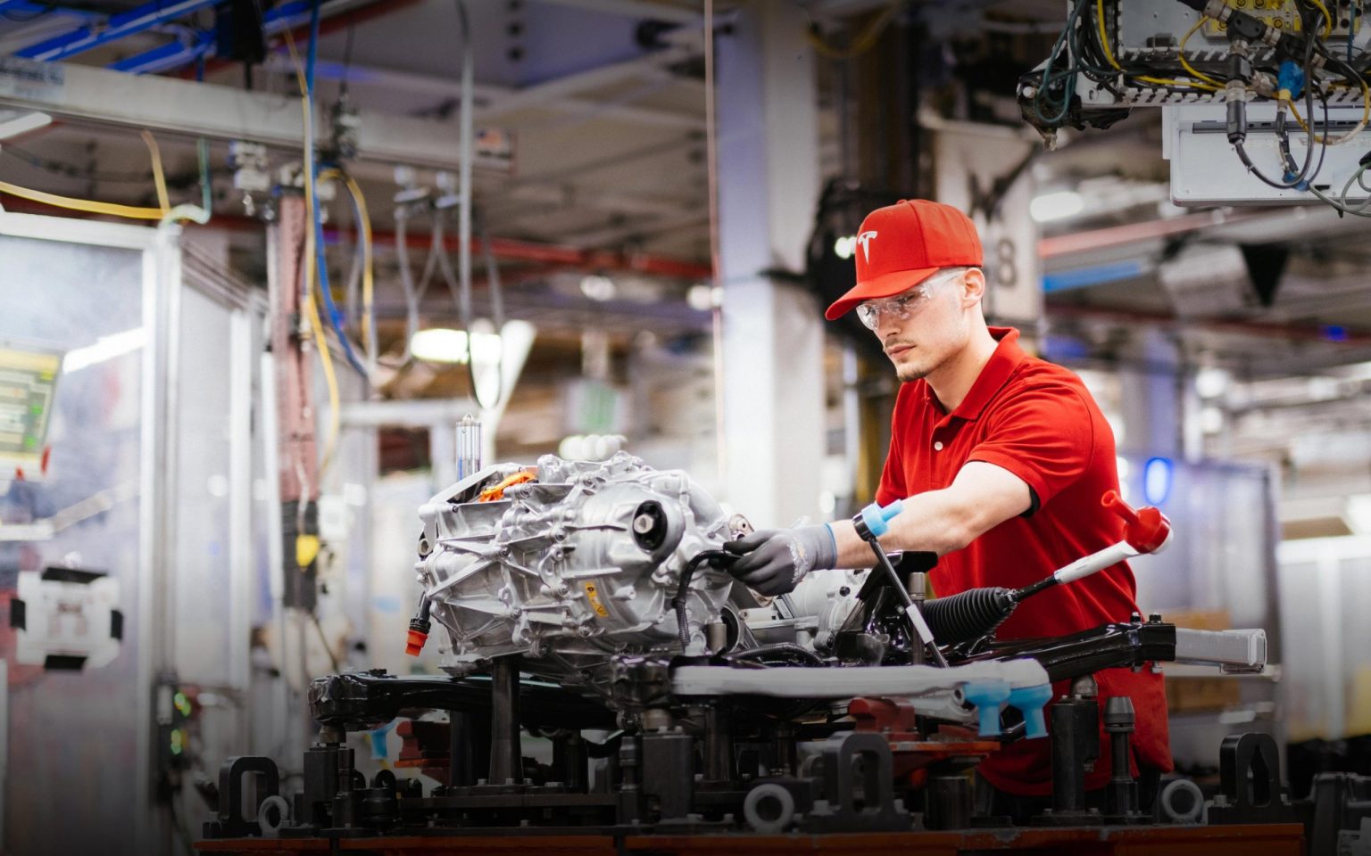 Strike Impacts Tesla Services in Sweden as Port Workers Join Mechanics’ Protest
