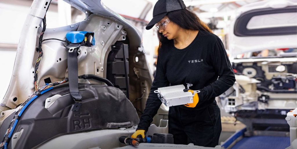 Tesla Hires 22% More Employees in 2022 While Tech Giants Cut Jobs During Recession
