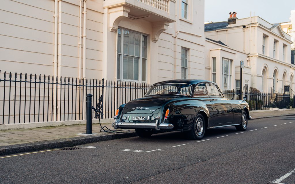 UK Government Invests in London’s Electric Vehicle Infrastructure to Meet Demands