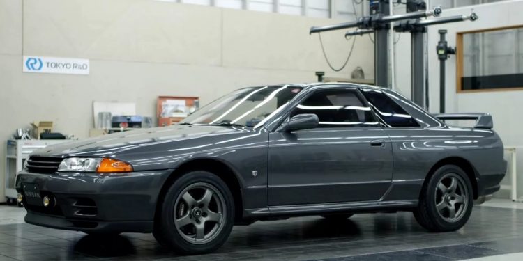Nissan R32 Skyline GT R 5 750x375 - Nissan Unveils Classic R32 Skyline GT-R Converted to Electric Power