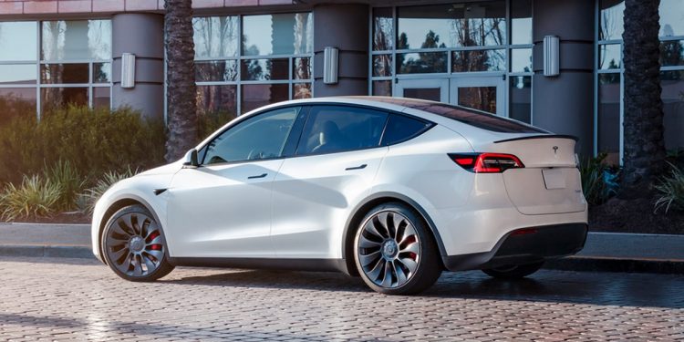 tesla model y 2023 003 min 750x375 - Tesla's New Model Y Equipped with BYD Batteries Charges Faster, Impresses Early Adopters