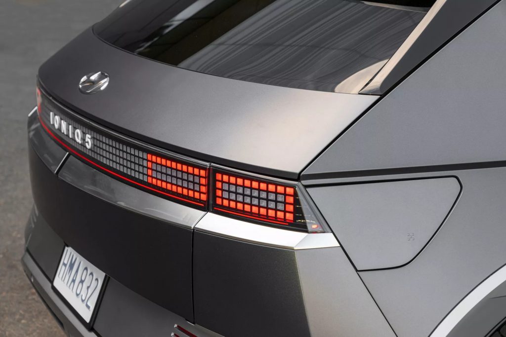 Some EVs Face Brake Light Failures During Regenerative Braking, Raising Safety Concerns
