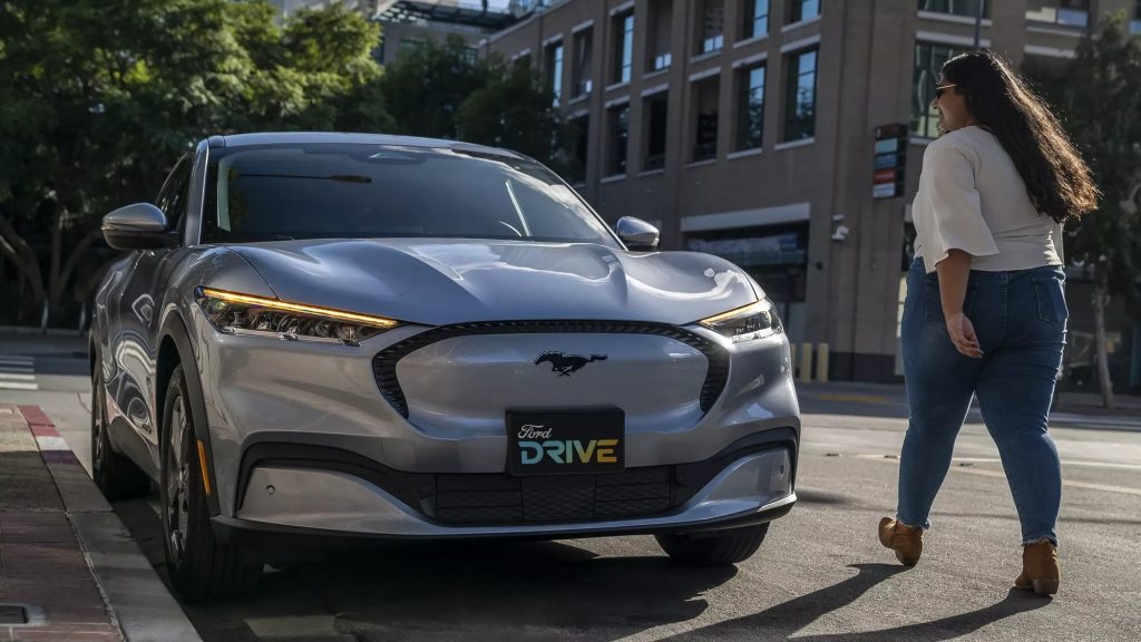 Ford and Uber Collaborate to Launch Flexible Leasing Program for Electric Vehicles