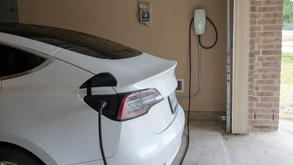 Battery Degradation in EVs: Fast Charging vs. AC Charging Impact Examined