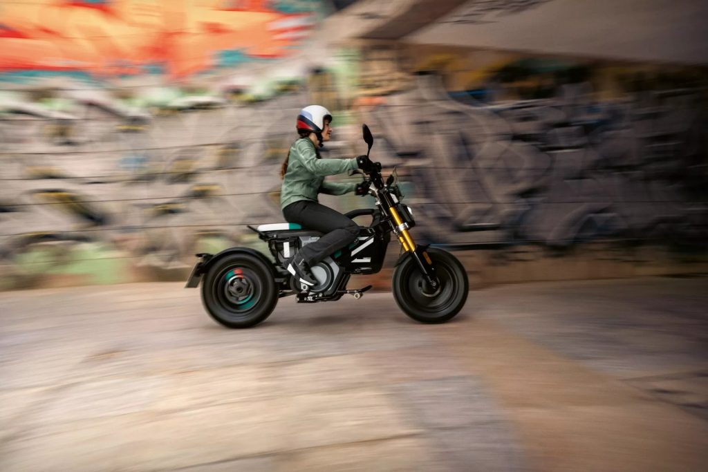 BMW Motorrad Introduces the CE 02: An Affordable Electric Motorcycle with a Range of 90 km Starting at $7,599