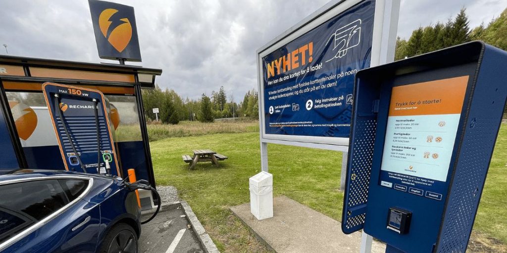 Norwegian Fast Charging Stations Required to Accept Card Payments