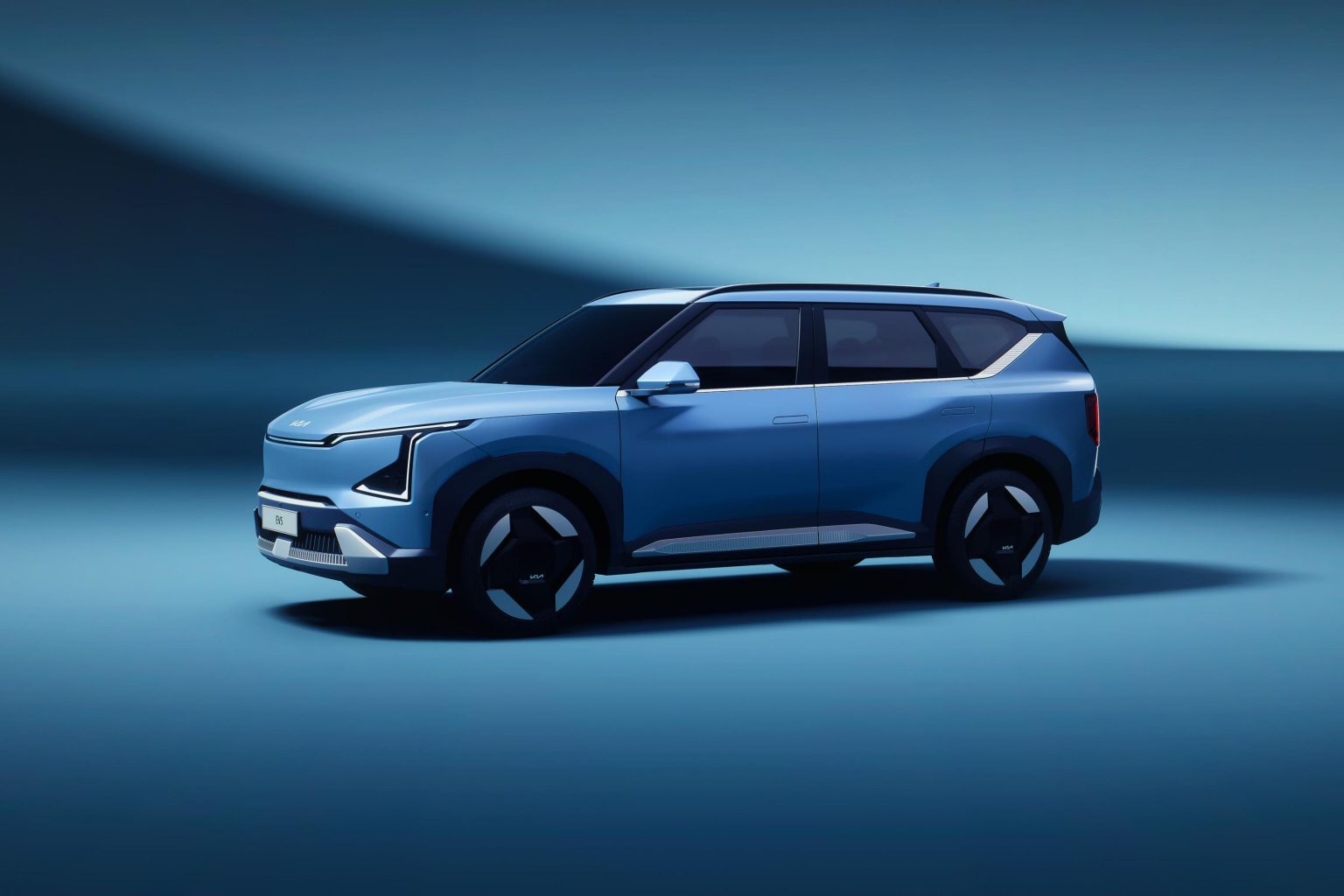 Kia Introduces EV5 : Compact All-Electric SUV with EV9-Inspired Design, Positioned Below EV6 in Pricing and Dimensions