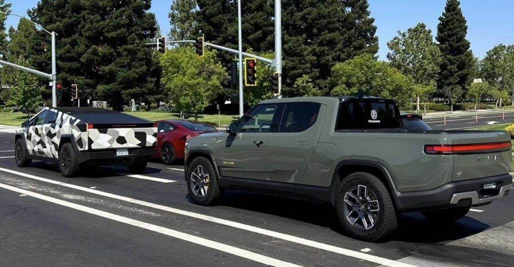 Comparison Between Tesla Cybertruck and Rivian R1T Reveals Size Differences Ahead of Deliveries