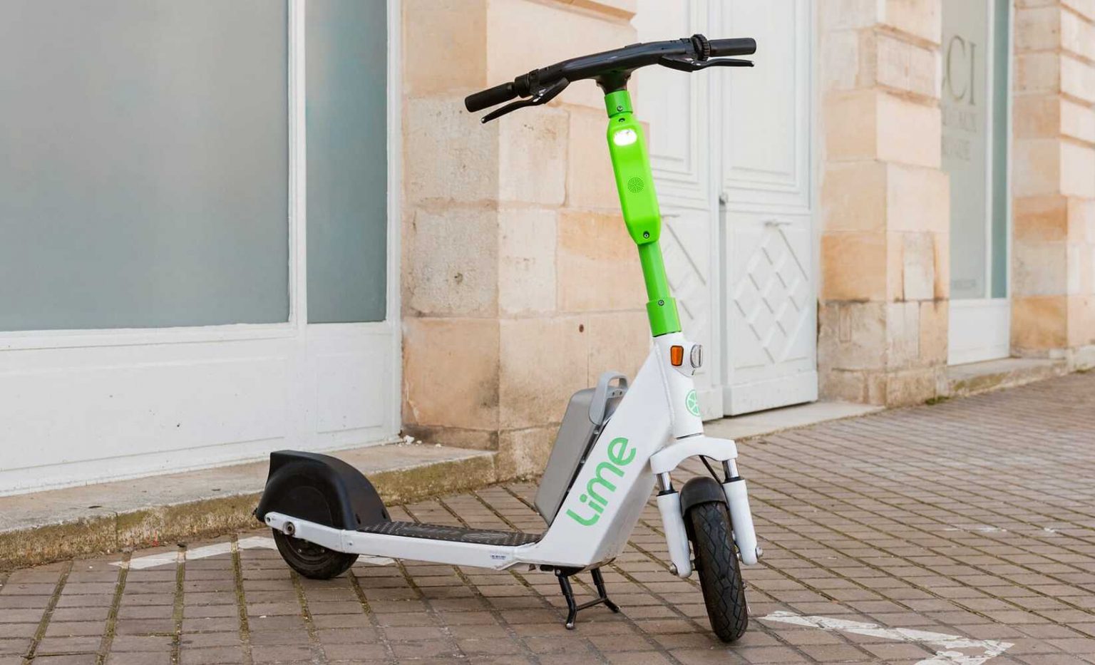 Prague to Ban Rental E-Scooters in Historic City Centre from 2026