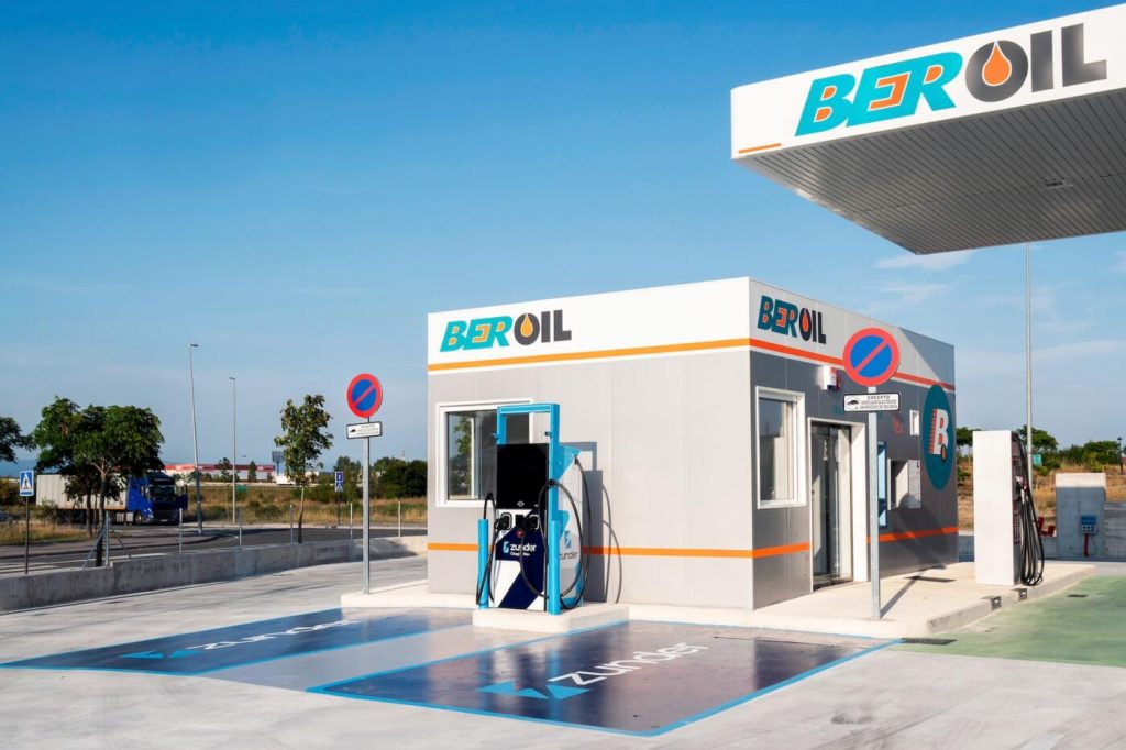 Zunder Collaborates with Beroil to Expand High-Power Charging Network at Petrol Stations