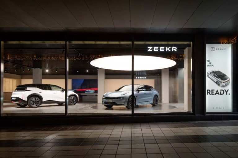 Zeekr Unveils Zeekr Electric Sedan Boasting Kilometer Range