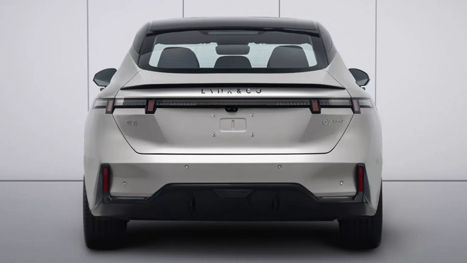Lynk Co 07 EM P 2 - First Official Photos of Lynk & Co 07 EM-P Unveiled Ahead of Official Debut