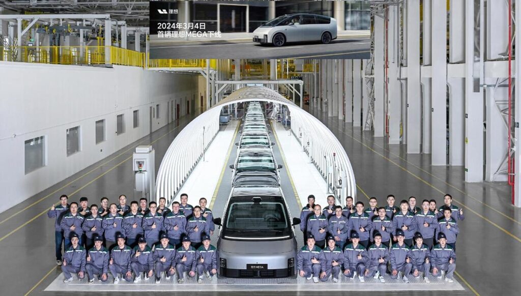 Li Auto’s First Electric MPV, Li Mega, Rolls Off Assembly Line in Beijing