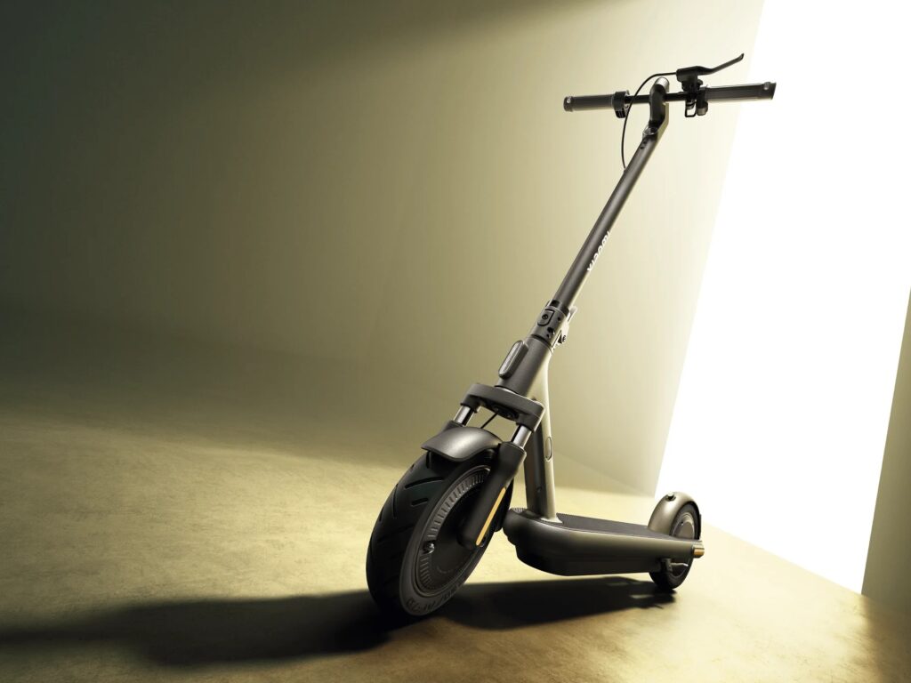 Xiaomi Unveils Electric Scooter 4 Pro Max with Front Suspension for Enhanced Comfort