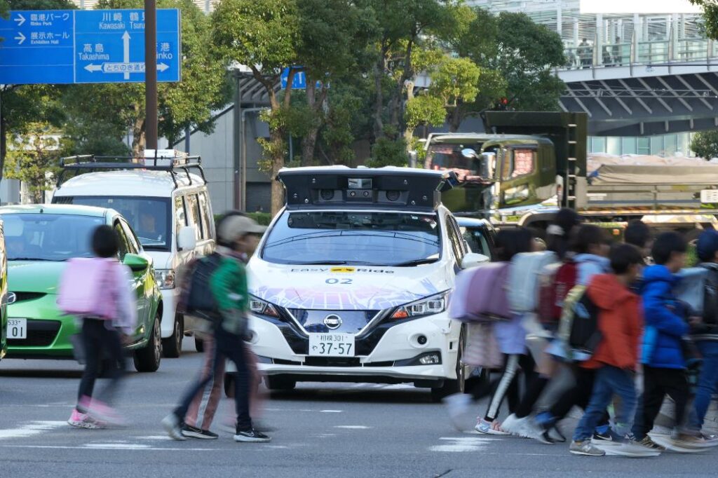 Nissan Launches Autonomous Driving Trials in Japan with LEAF Prototype