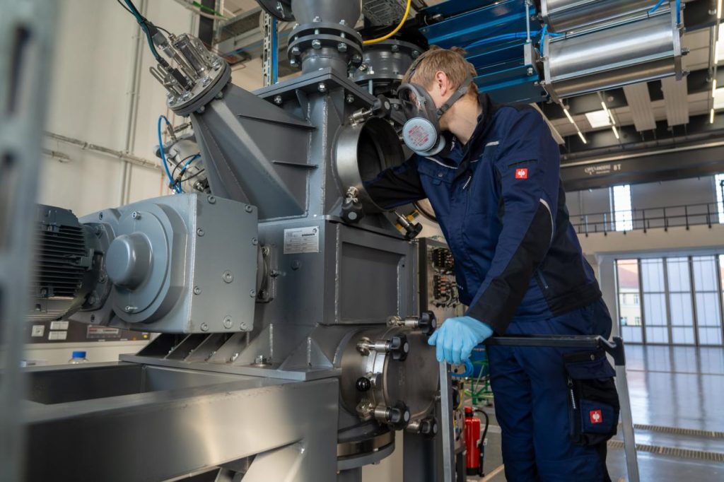 Research Team at TU Bergakademie Freiberg Advances Battery Recycling with Innovative Shredder Technology