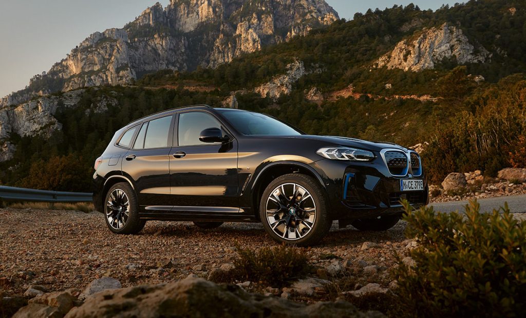 BMW Halts New Orders for iX3, Successor to Debut in 2025 on Neue Klasse Platform