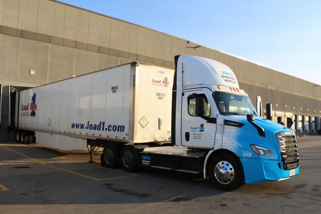 Daimler Truck North America Introduces Electric Freightliner eCascadia for Logistics Operations
