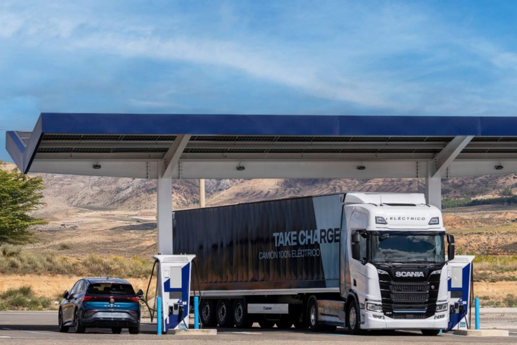 Traton Expands Electric Truck Charging Services with Hubject Partnership
