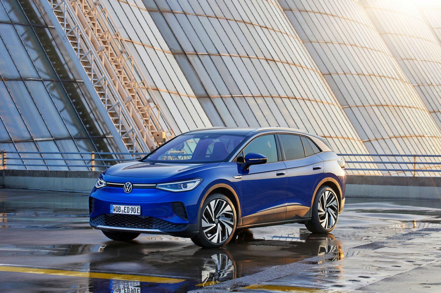 European Carmakers Raise Petrol Prices, Offer EV Discounts Ahead of Stricter Emissions Rules