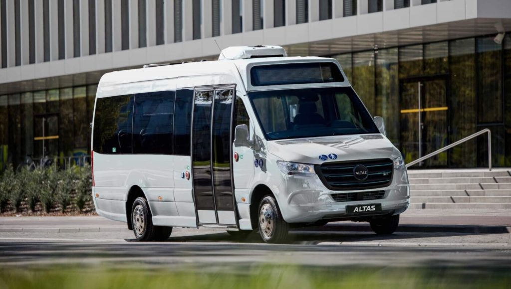 Altas Auto Supplies Deutsche Bahn with Electric Buses: Novus City V7, N8, and Cityline LW Models for Urban Transport