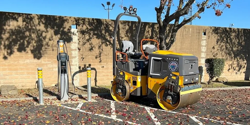 Yolo County Adopts Volvo DD25 Electric Compactor to Advance Carbon Neutrality Goals