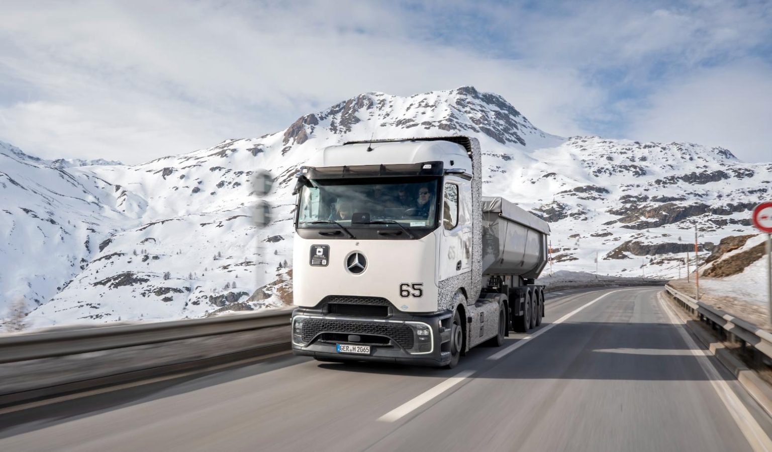 EU Parliament Backs Extension of Toll Exemption for Zero-Emission Trucks Until 2031