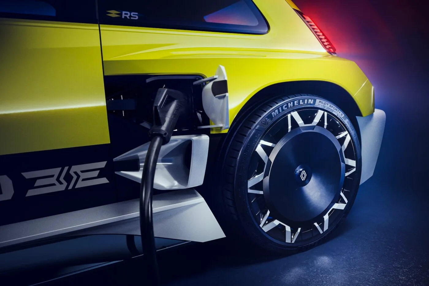 Renault to Launch Limited-Edition R5 Turbo 3E Electric Sports Car with ...