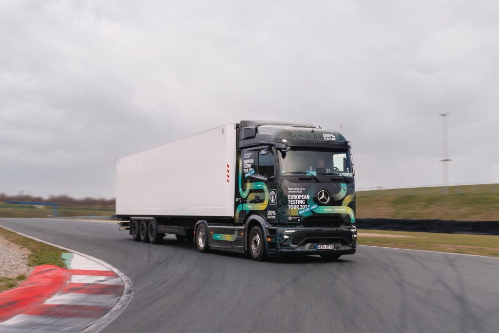 Mercedes-Benz Aims to Set Guinness Record for Reversing Over 100 km With Electric eActros 600