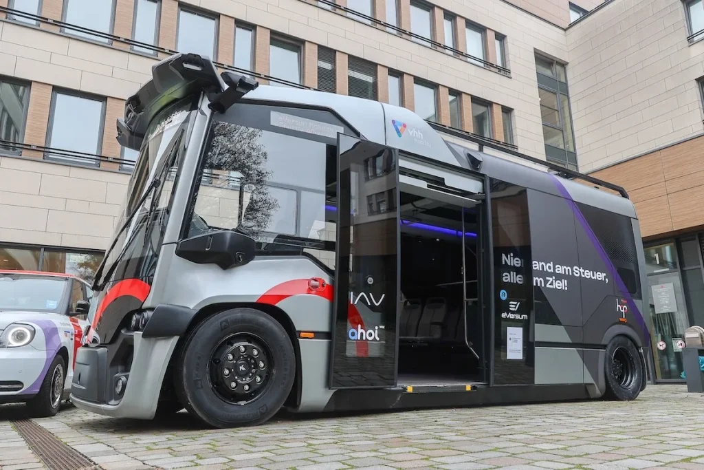 Hamburg’s Ahoi Autonomous Shuttle Project Faces Delay, Testing Pushed to 2026