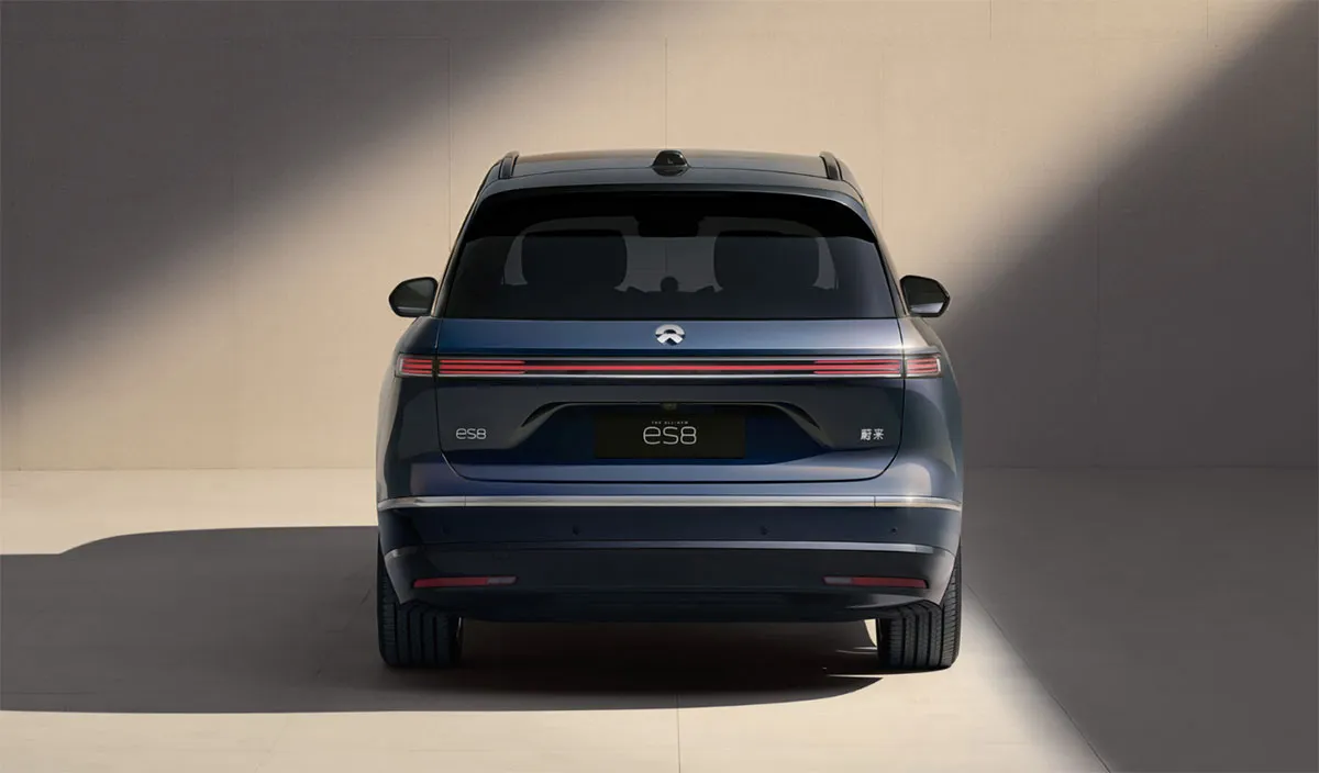 Nio ES8