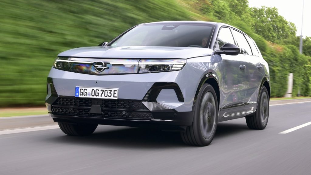 Opel Grandland Electric AWD Debuts With 325-HP Output and All-Wheel Drive Capability Opel Grandland Electric AWD