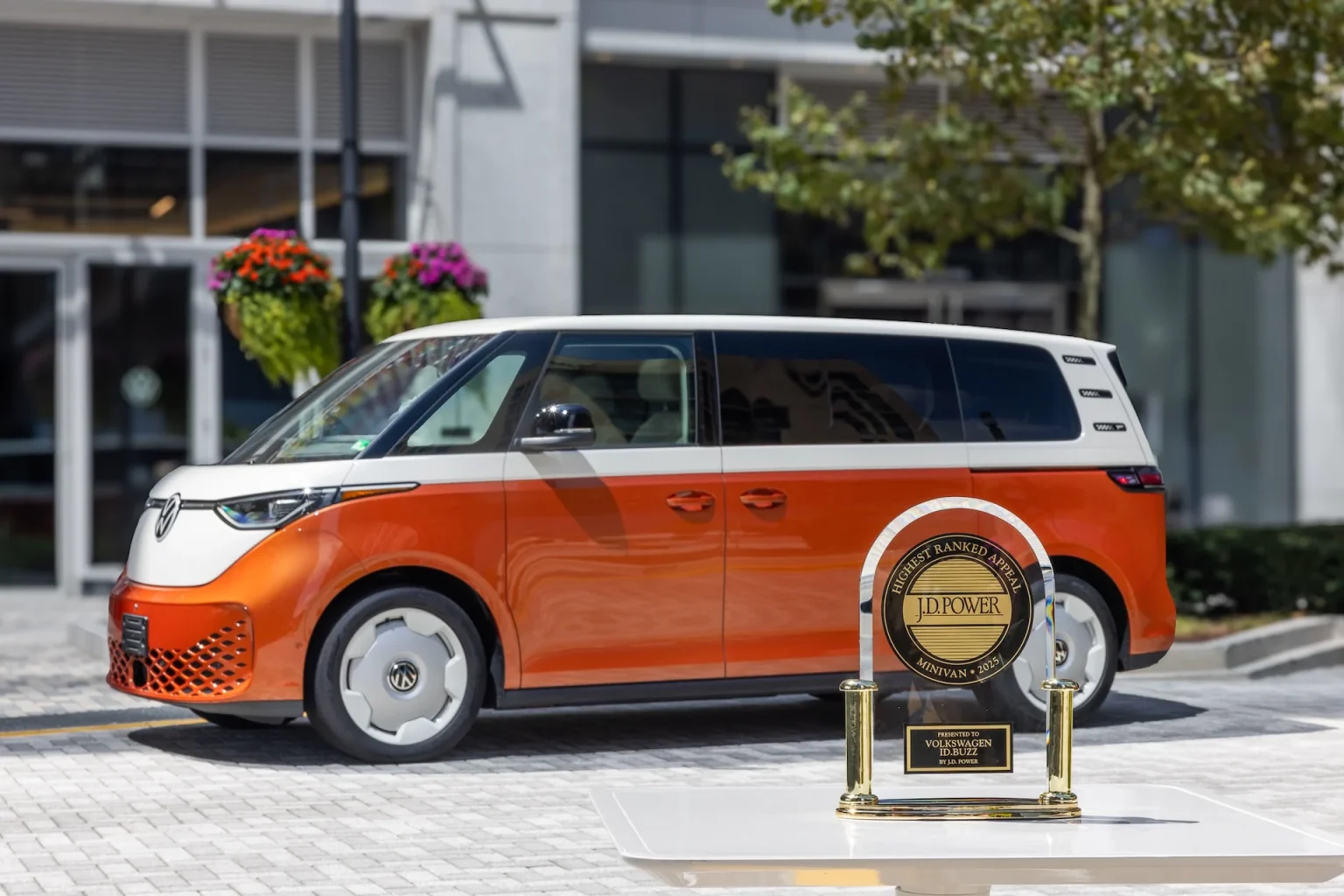 Volkswagen ID. Buzz Tops 2025 J.D. Power APEAL Minivan Segment