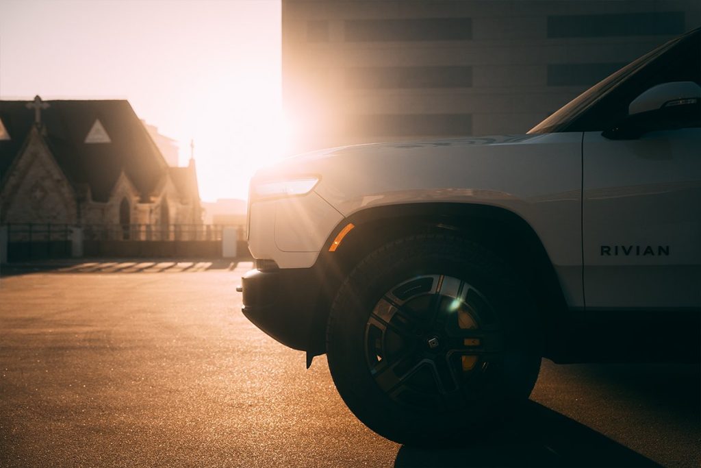 Rivian R1S