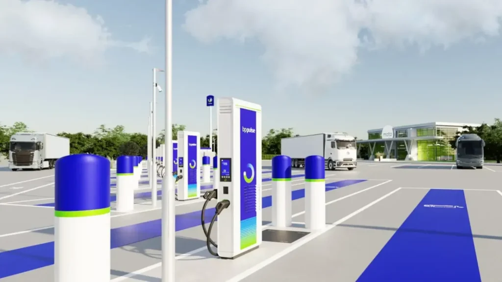BP Pulse and Moto Partner to Roll Out 300 High-Powered Electric Truck Chargers Across UK Motorways by 2030