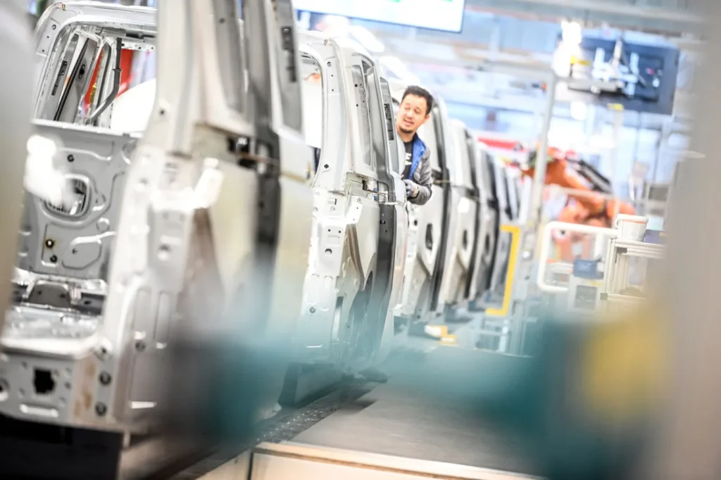 Volkswagen to Pause Hannover Plant for One Week Amid Soft Demand
