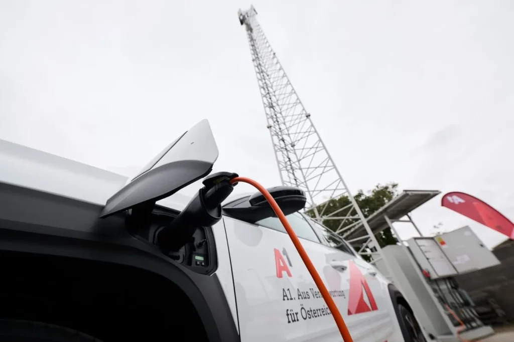 Renault, A1 Test Electric Cars as Emergency Power Source for Mobile Networks in Austria